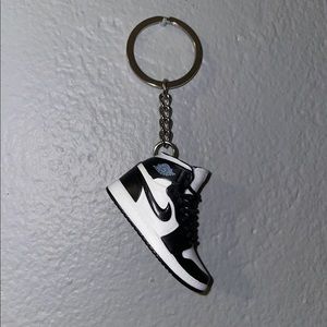 Sneakers Keychain 👟